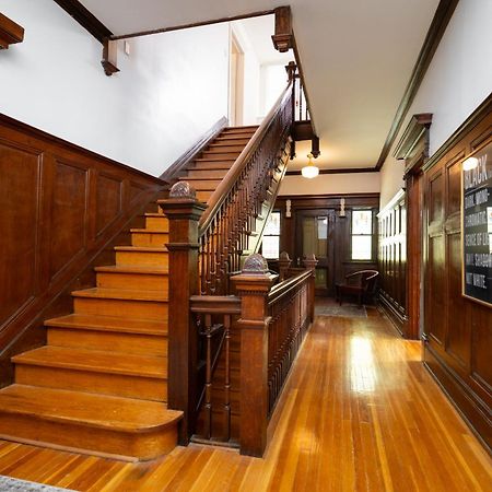 No. 5 East Bed & Breakfast วินนิเพก ภายนอก รูปภาพ