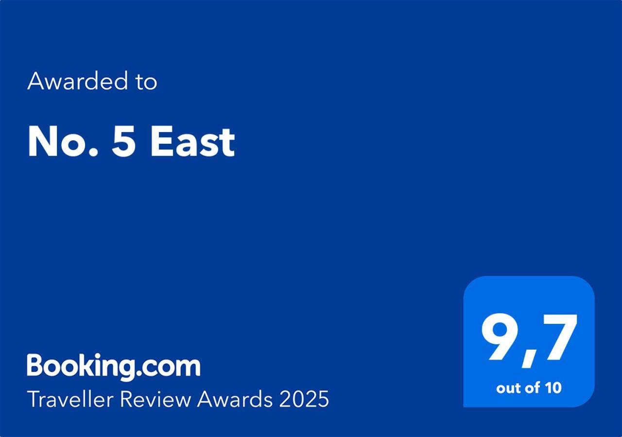 No. 5 East Bed & Breakfast วินนิเพก ภายนอก รูปภาพ