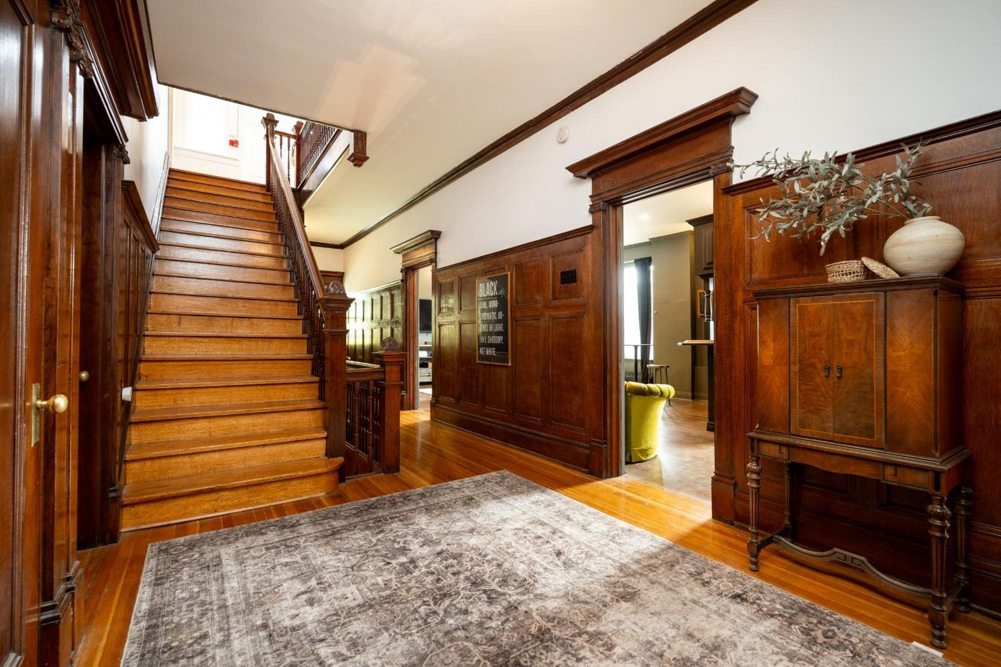 No. 5 East Bed & Breakfast วินนิเพก ภายนอก รูปภาพ