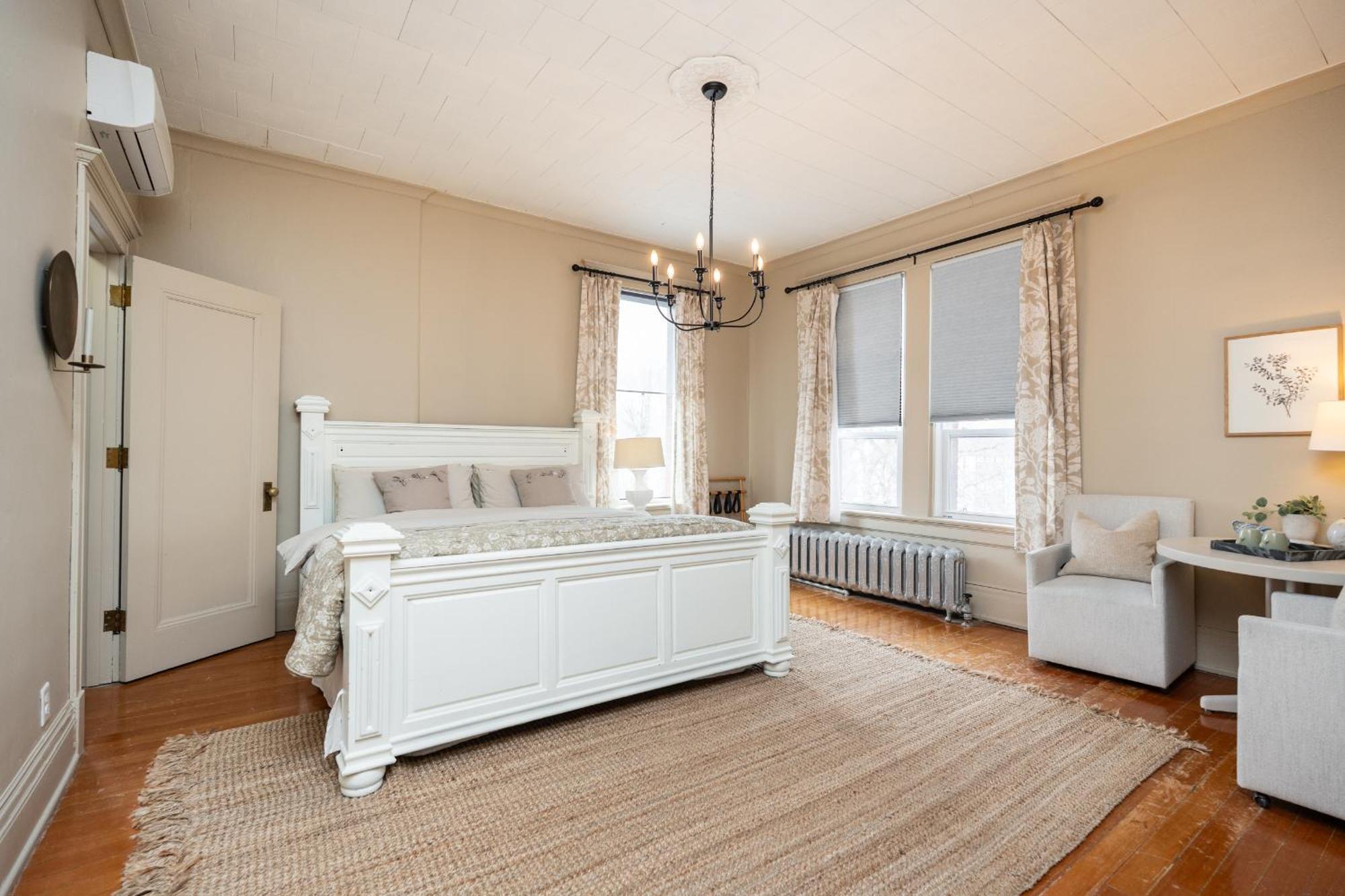 No. 5 East Bed & Breakfast วินนิเพก ภายนอก รูปภาพ