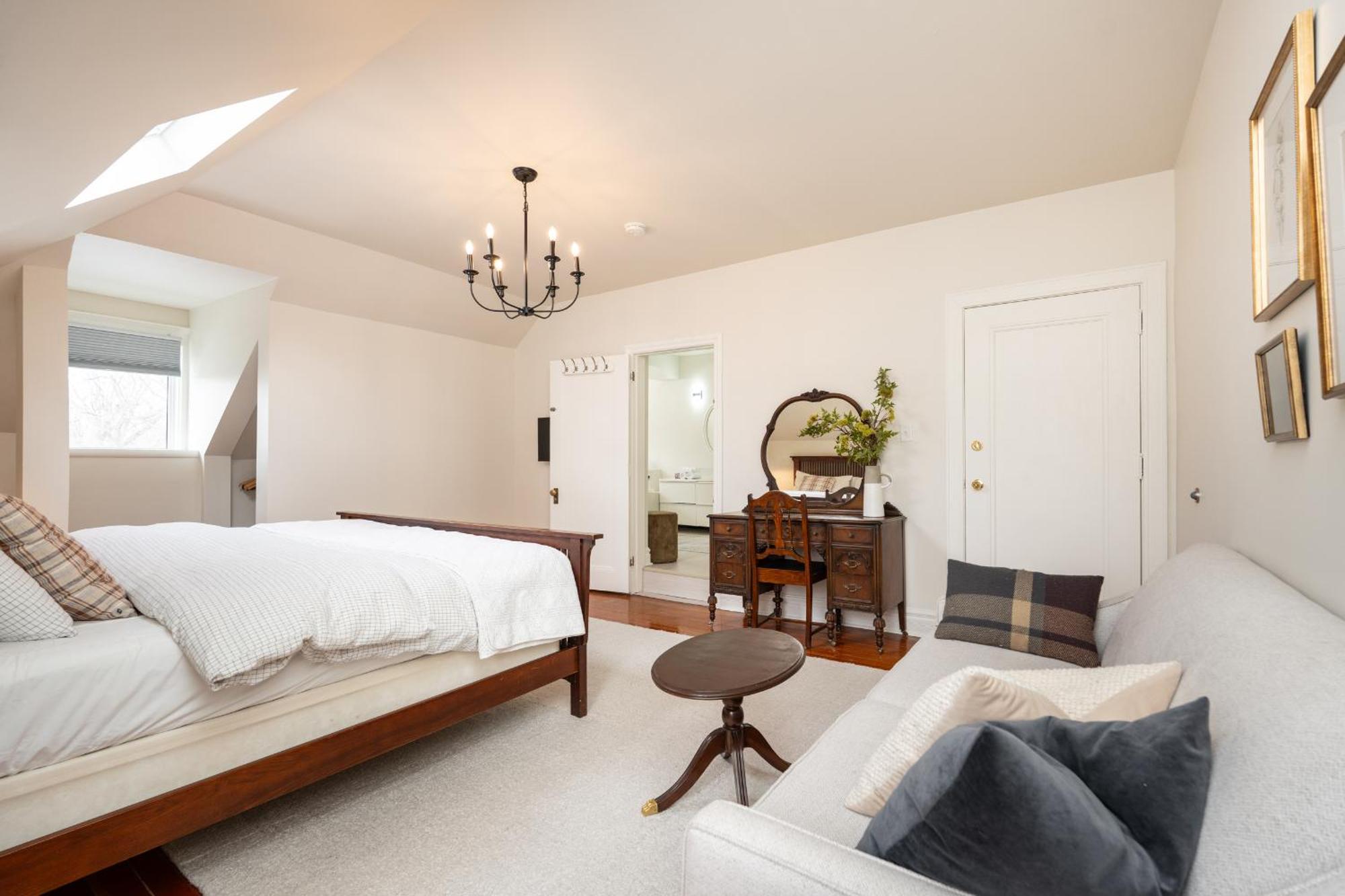 No. 5 East Bed & Breakfast วินนิเพก ภายนอก รูปภาพ