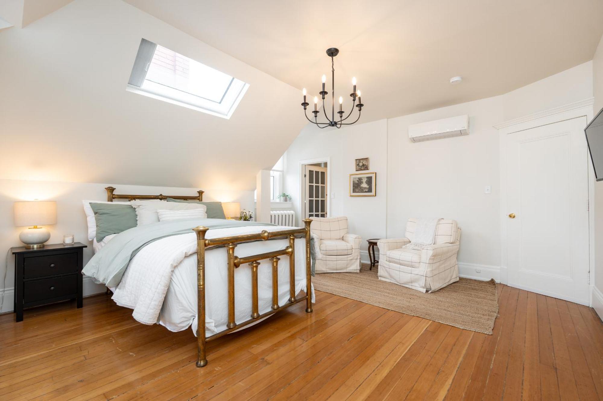 No. 5 East Bed & Breakfast วินนิเพก ภายนอก รูปภาพ