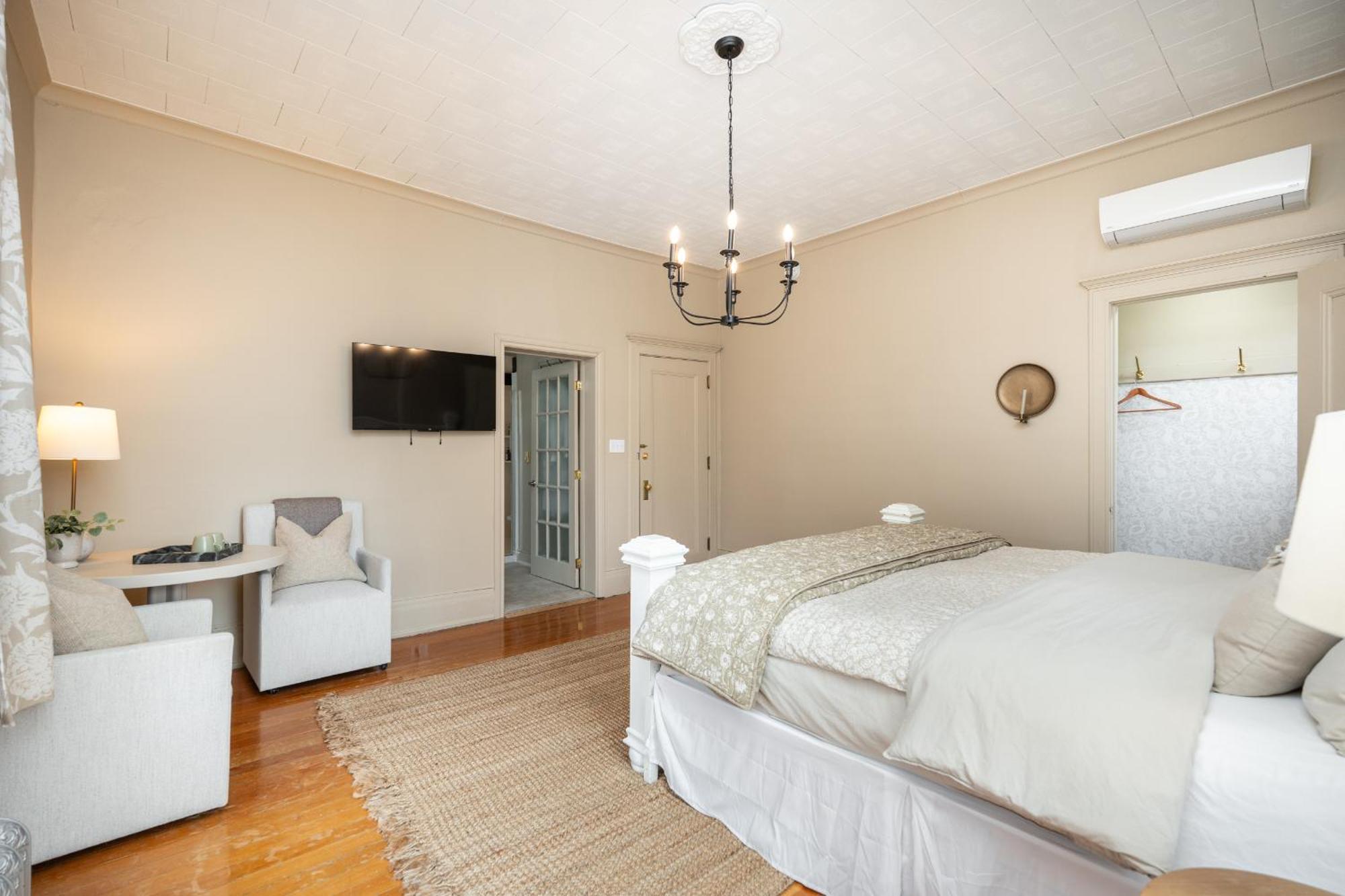 No. 5 East Bed & Breakfast วินนิเพก ภายนอก รูปภาพ